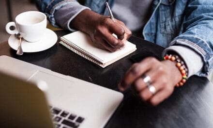 Betaalde of gratis tekstverwerker: wat is de beste keuze voor ouderen?